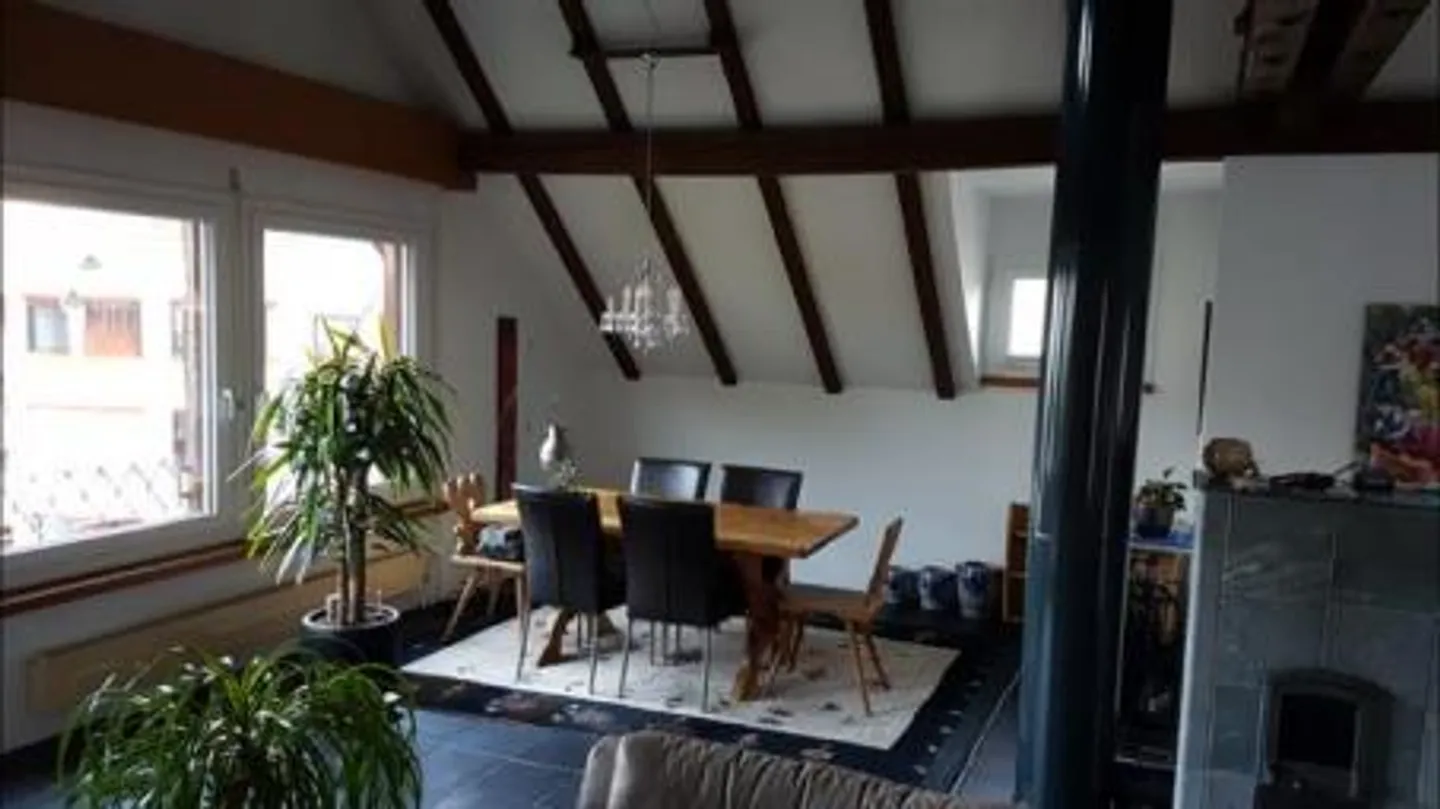 Appartamento mansardato di 5 stanze su 2 piani - Foto 2 di 9