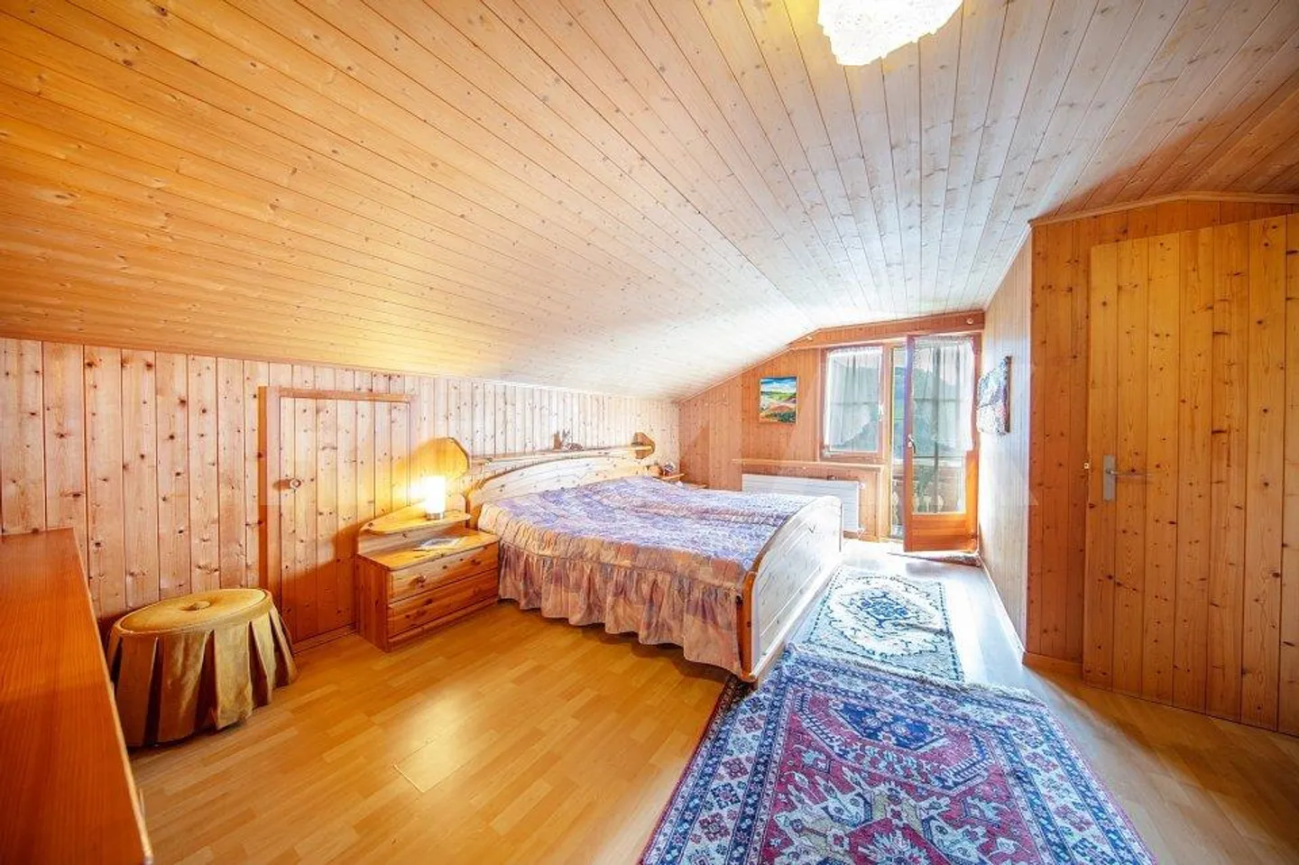 Casa di campagna accogliente e ben tenuta di 4,5 stanze, con vista panoramica mozzafiato in una posizione soleggiata, Siebnen SZ - Foto 2 di 13