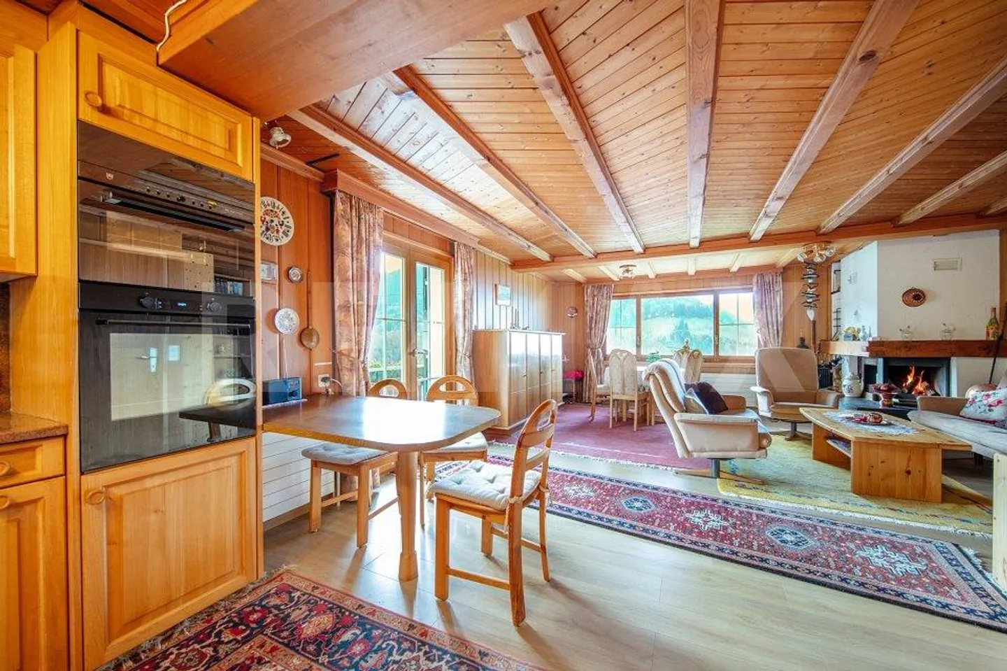 Casa di campagna accogliente e ben tenuta di 4,5 stanze, con vista panoramica mozzafiato in una posizione soleggiata, Siebnen SZ - Foto 5 di 13