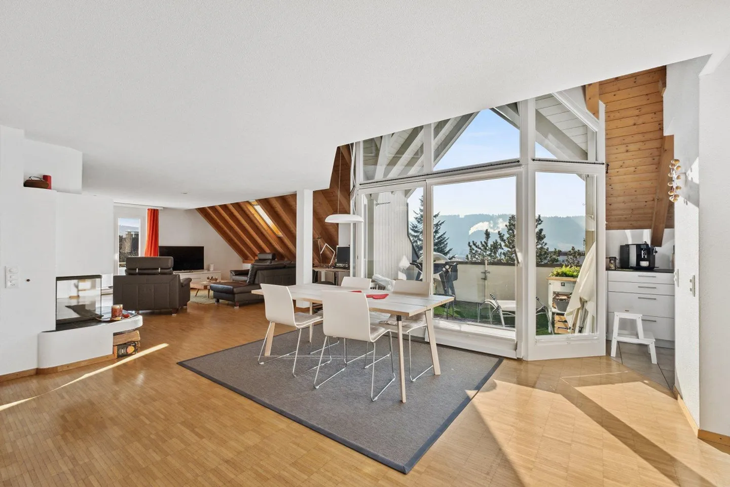 Confort maximal avec galerie, sauna et beaucoup de soleil - Photo 2 sur 4