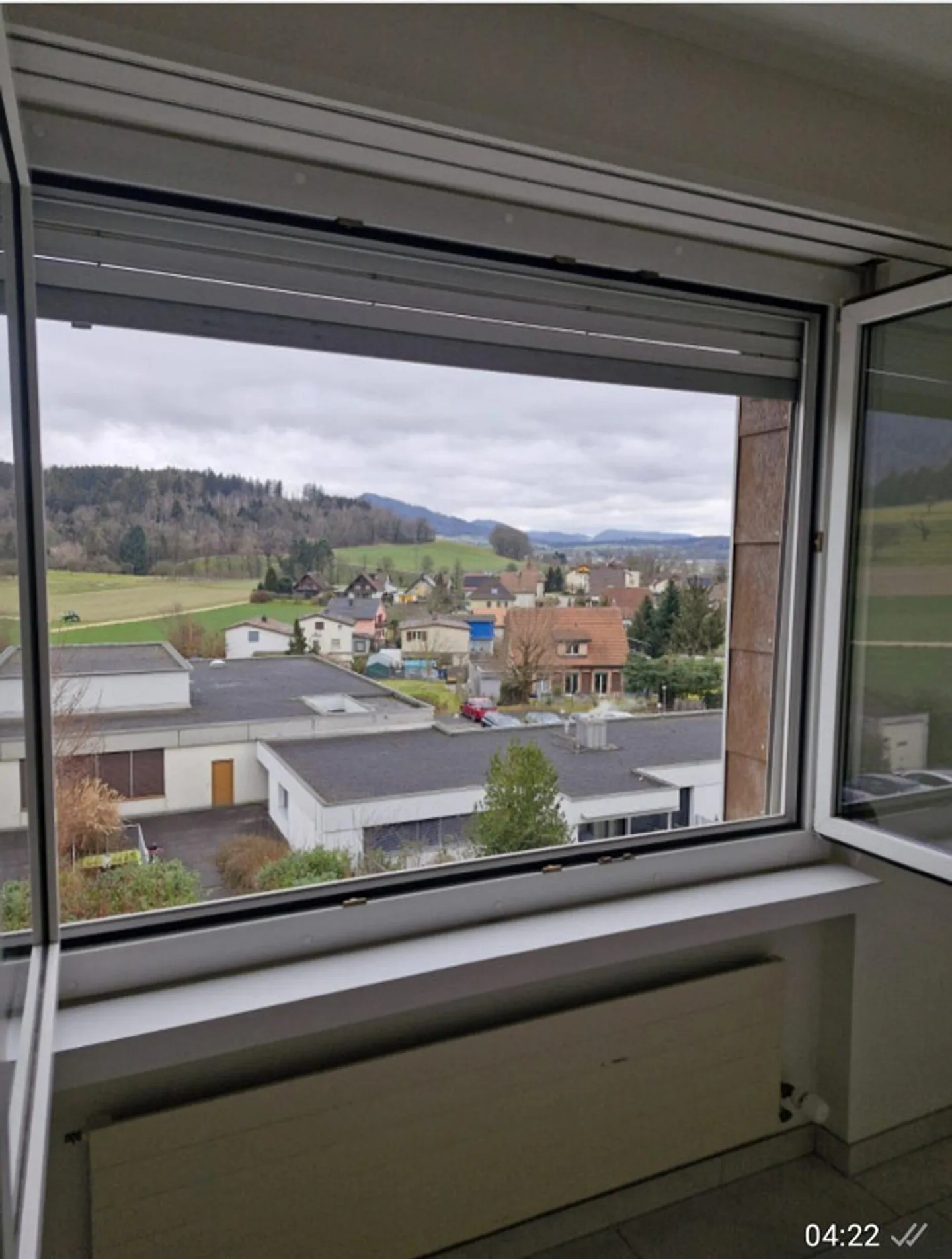 Schöne ,3,5 Zimmer Wohnung in ruhige Lage - Foto 2 von 10