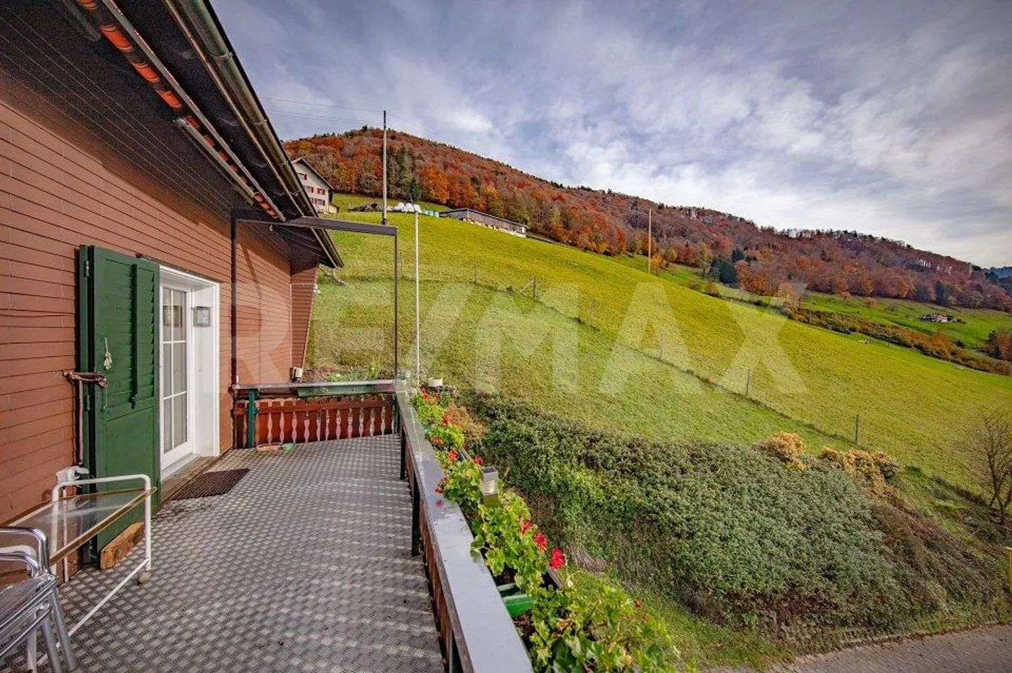 Casa di campagna accogliente e ben tenuta di 4,5 stanze, con vista panoramica mozzafiato in una posizione soleggiata, Siebnen SZ - Foto 11 di 13