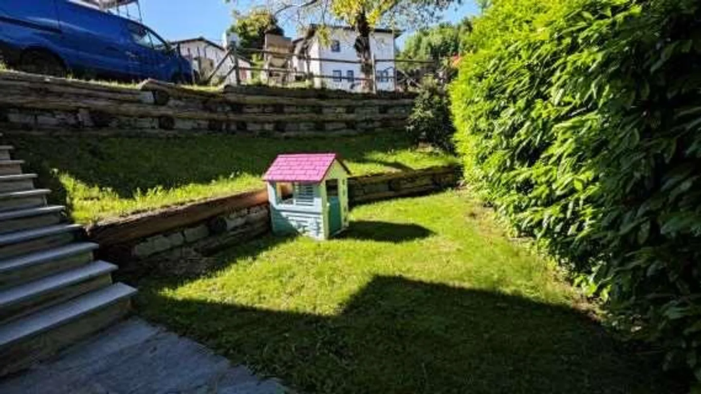 Proprietà residenziale immersa nel verde con vista panoramica - Foto 3 di 13