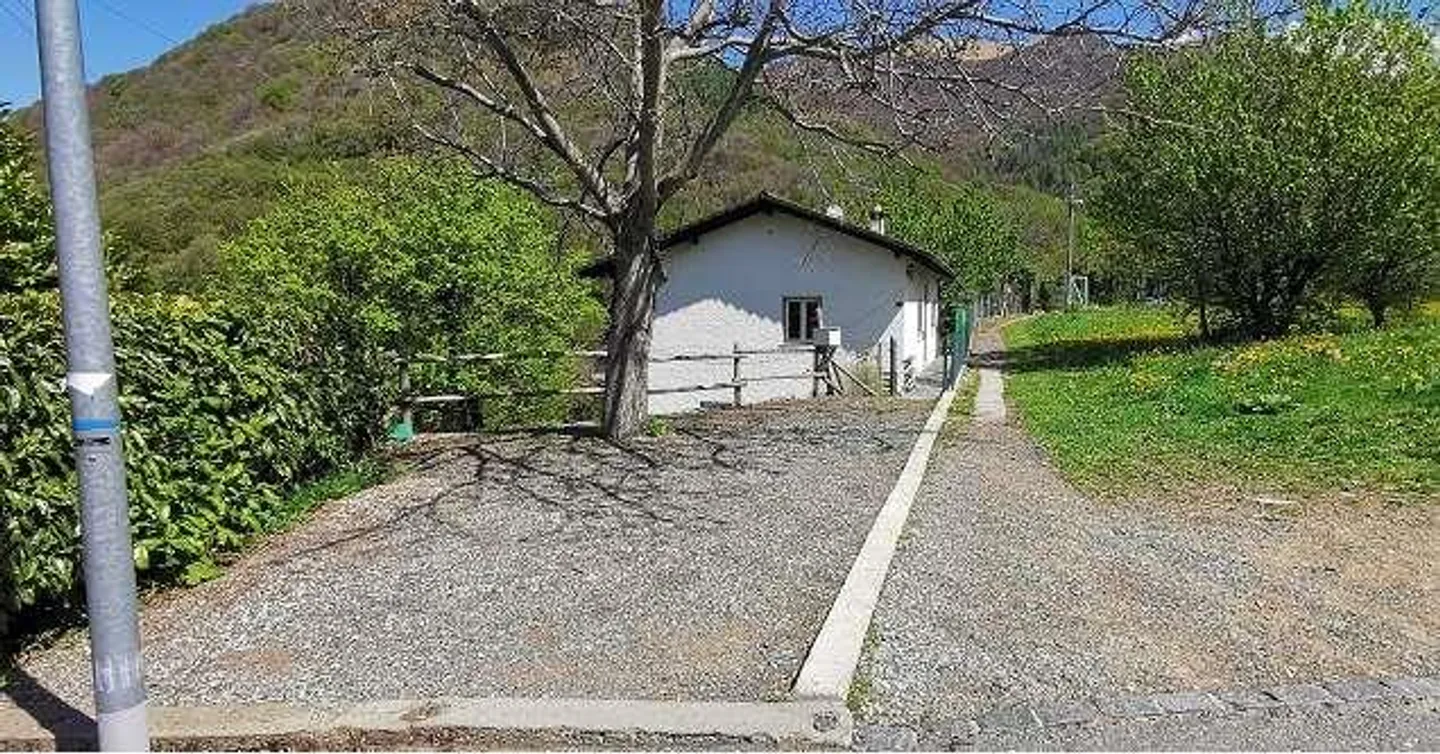 Proprietà residenziale immersa nel verde con vista panoramica - Foto 2 di 13