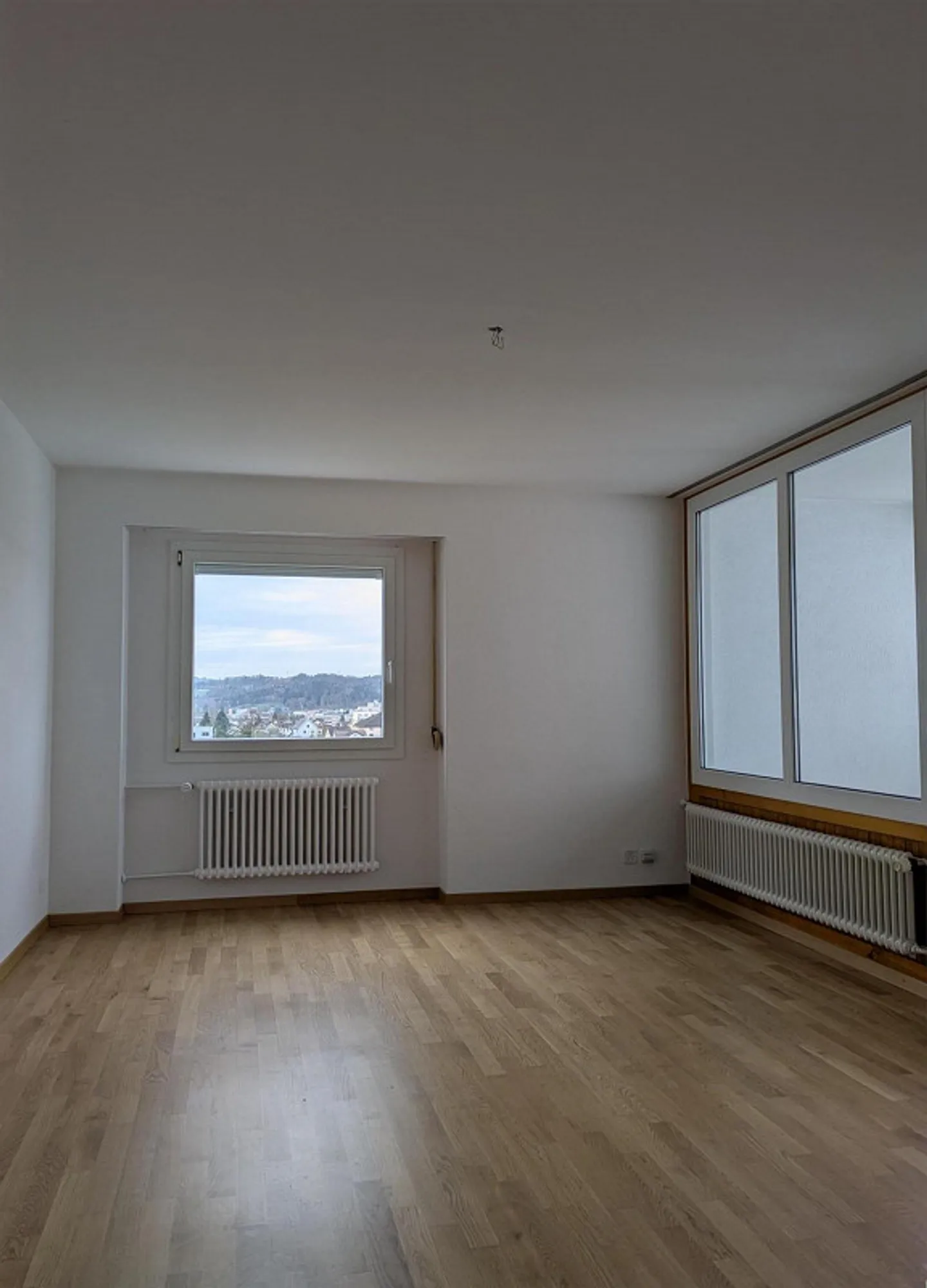 2-room apartment in Niederuzwil - Photo 2 of 11