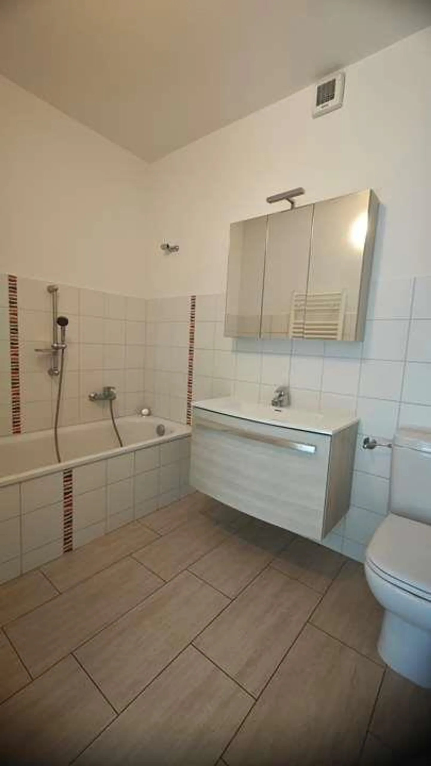 Proprietà residenziale immersa nel verde con vista panoramica - Foto 6 di 13
