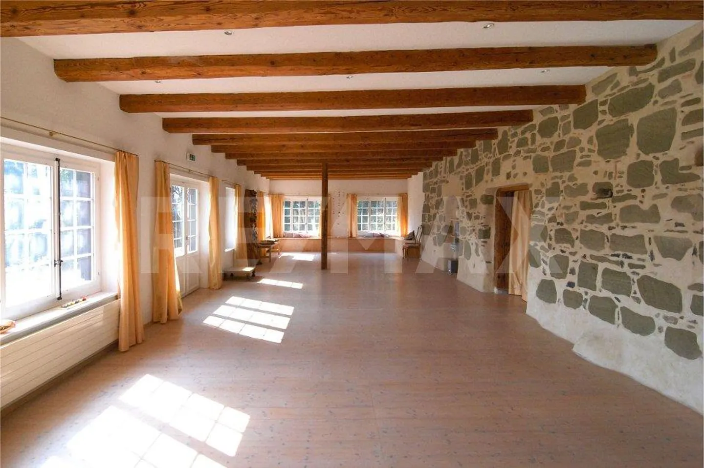 Historisches Anwesen mit idyllischem Park und großzügigem Grundstück - Foto 7 von 13