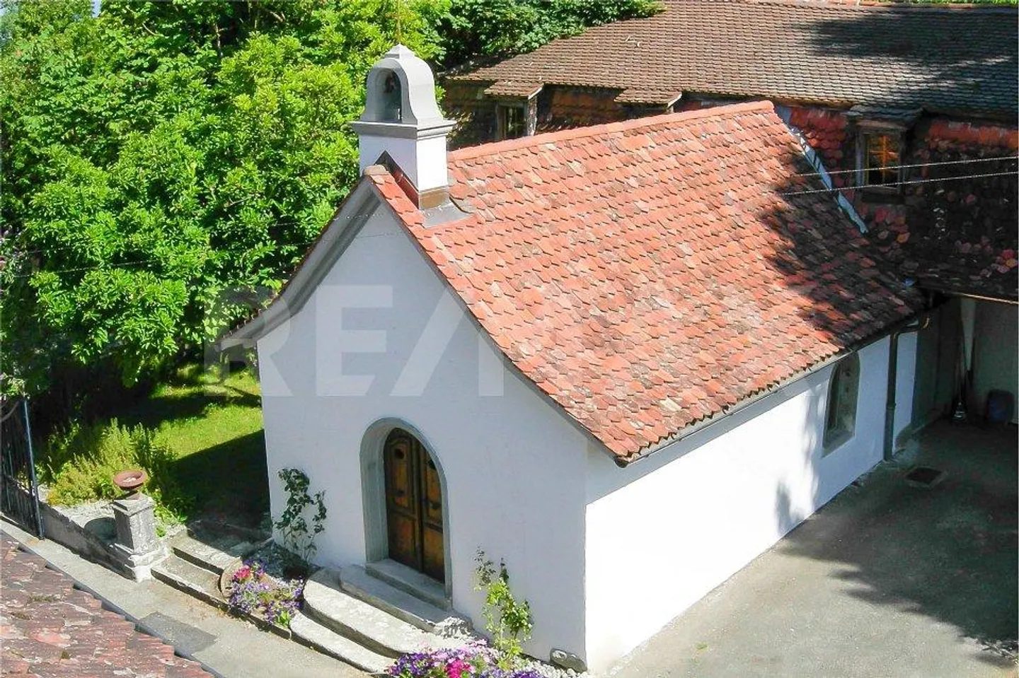 Historisches Anwesen mit idyllischem Park und großzügigem Grundstück - Foto 8 von 13