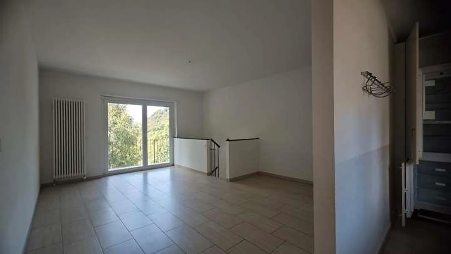 Proprietà residenziale immersa nel verde con vista panoramica - Foto 9 di 13