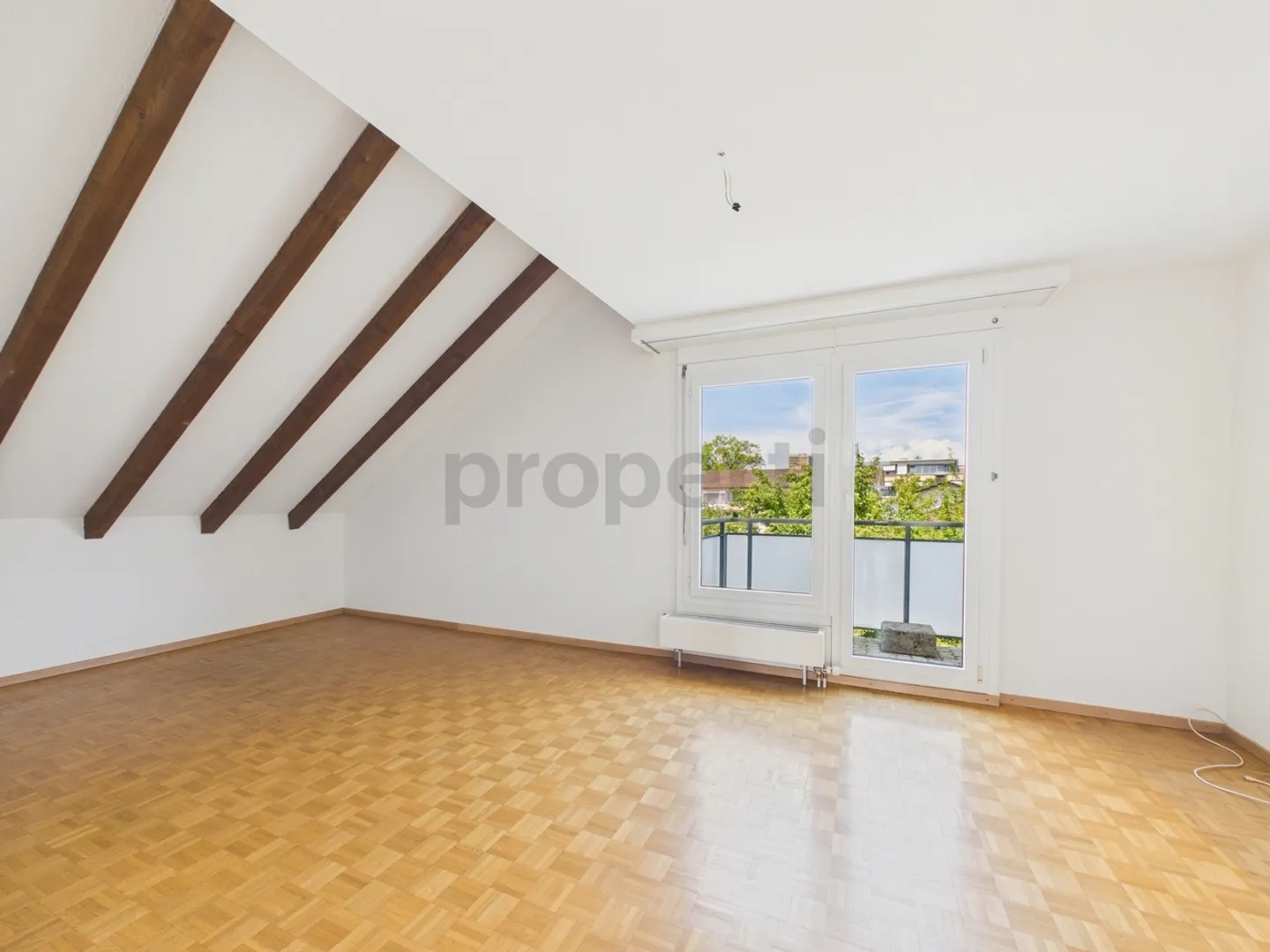 Spacious 5.5-room apartment with three terraces in Seebach - Photo 5 of 11