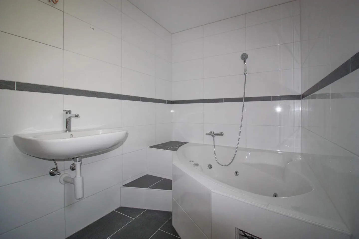 Magnifico appartamento di 4,5 stanze con terrazza e vista aperta a Collonges - Foto 10 di 11