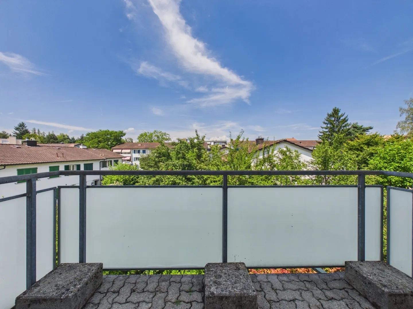 Spacious 5.5-room apartment with three terraces in Seebach - Photo 8 of 11