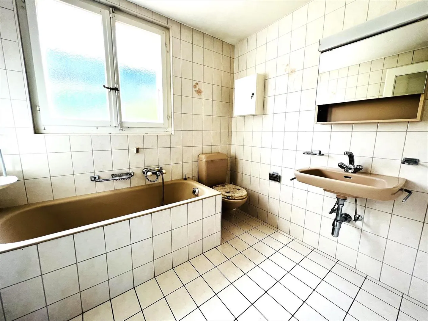 Offre unique! Spacieuse maison à rénover - 2 Appartements de 6.5 pces - Photo 10 sur 15