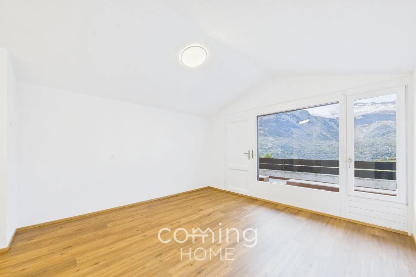 Renovierte Wohnung mit Aussicht - Foto 2 von 12