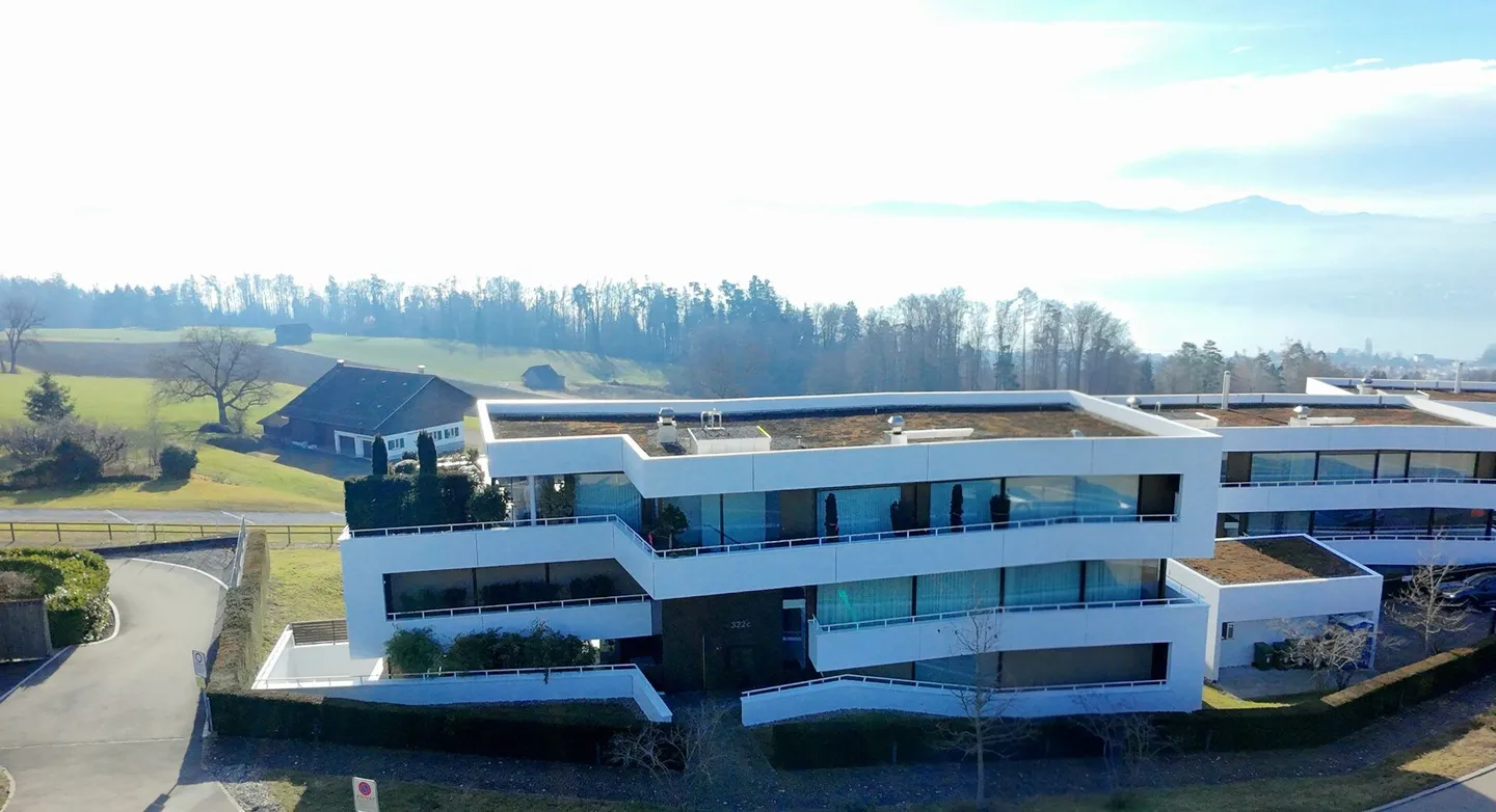 Loft lussuoso con una vista spettacolare sulle Alpi e sul lago! - Foto 3 di 17