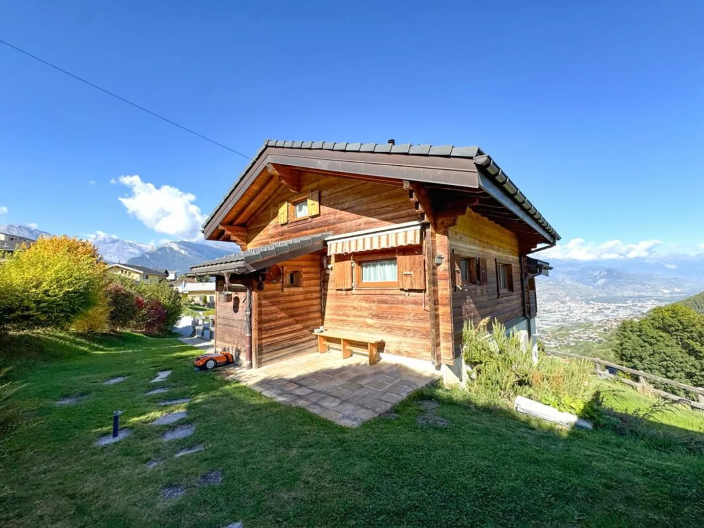 Chalet and building plot for 2 to 3 additional units. - Photo 21 of 24