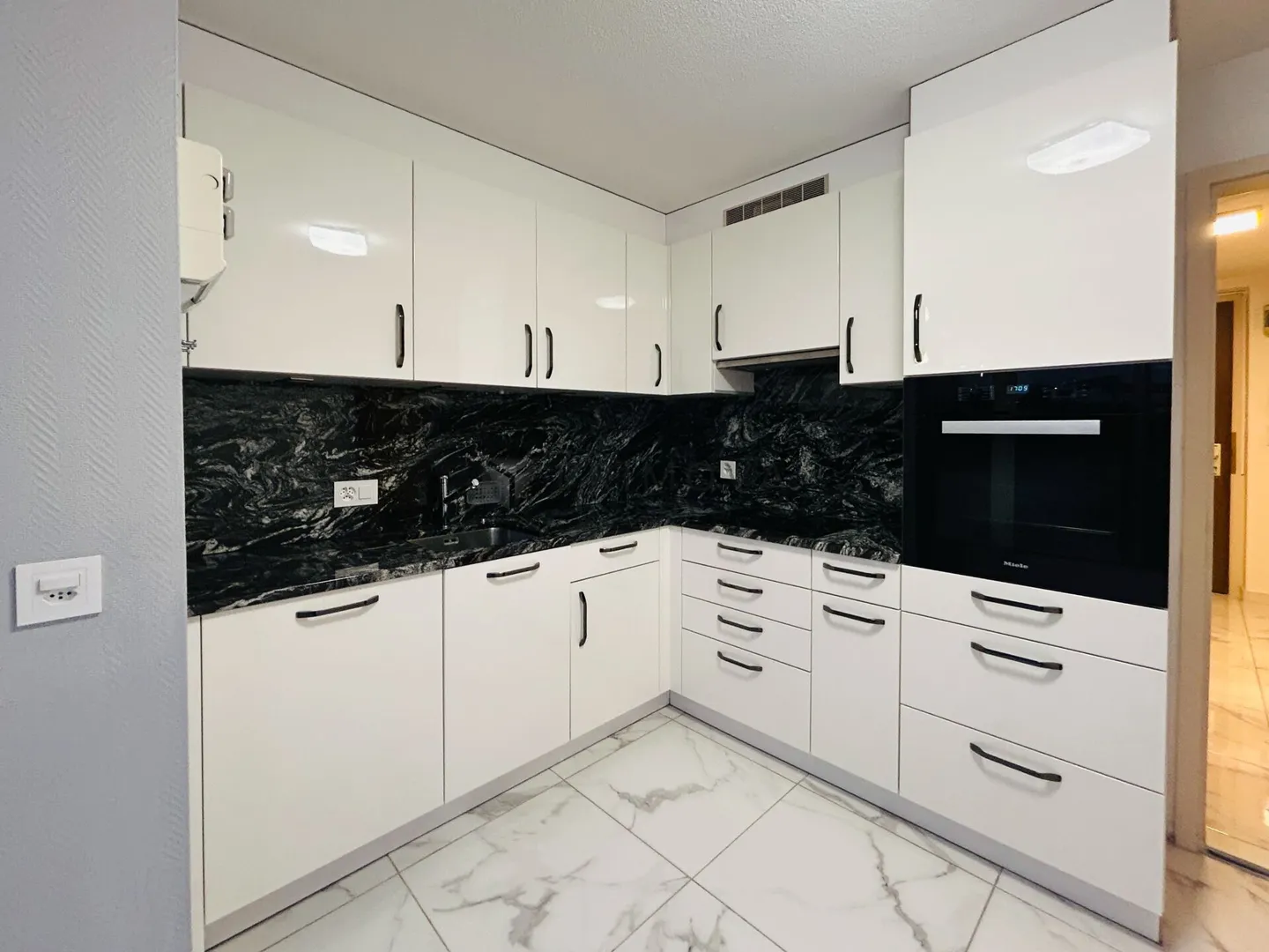 Modernisiertes 5.5 Zimmer - Reiheneckhaus mit Wintergarten an bester Wohnlage - Foto 3 von 8