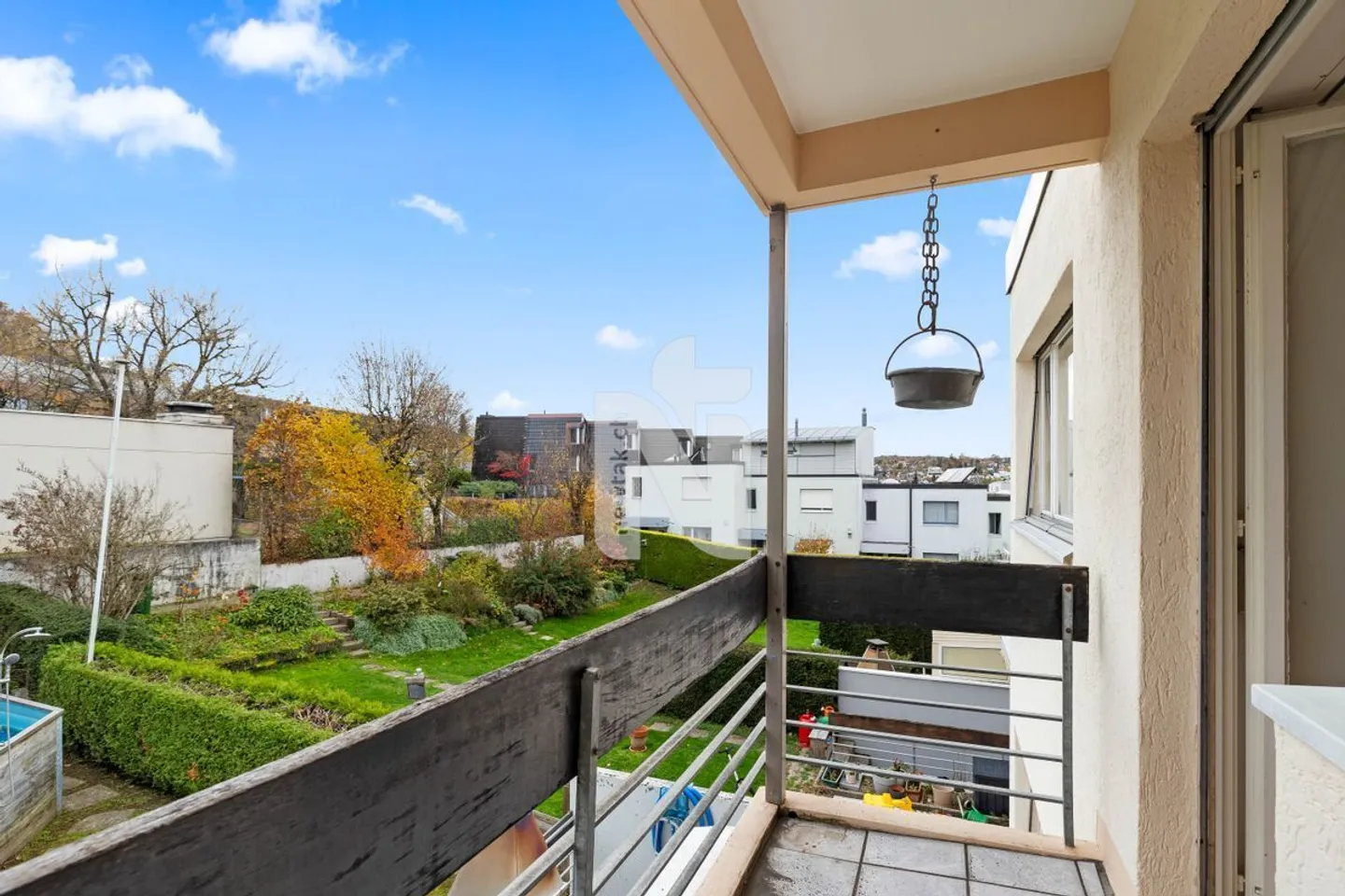 Adatto alle famiglie con balcone, giardino e posto auto in garage sotterraneo - Foto 9 di 13