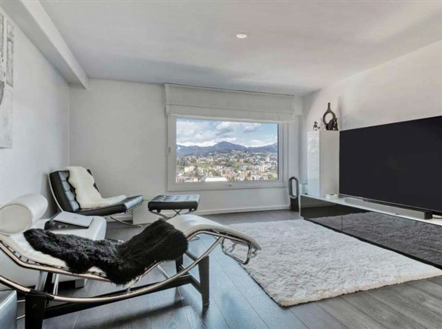 Appartamento 3.5 locali con vista lago - Foto 2 di 11