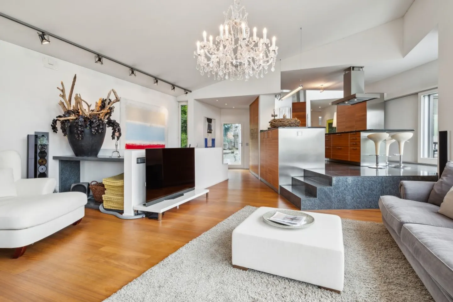 Beverly Hills a Embrach – La tua residenza di lusso privata con vista panoramica - Foto 2 di 14