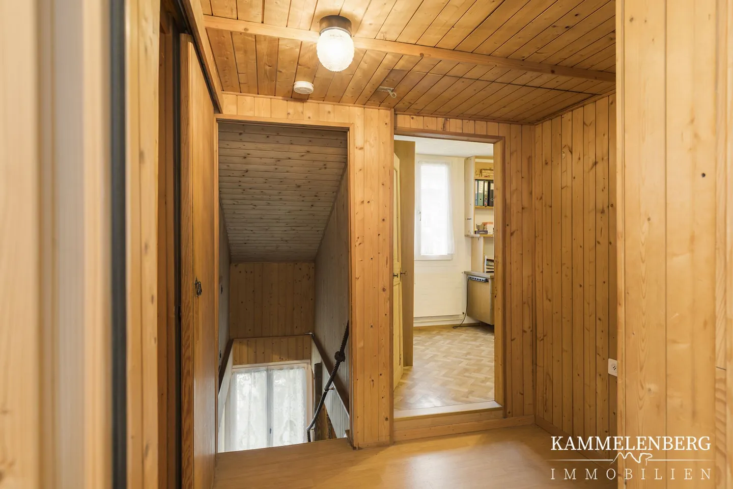 Casa bifamiliare con 11 stanze e 4 posti auto - Foto 23 di 32