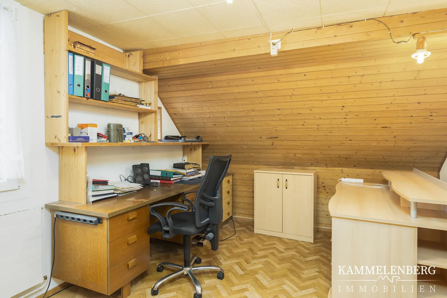 Casa bifamiliare con 11 stanze e 4 posti auto - Foto 24 di 32