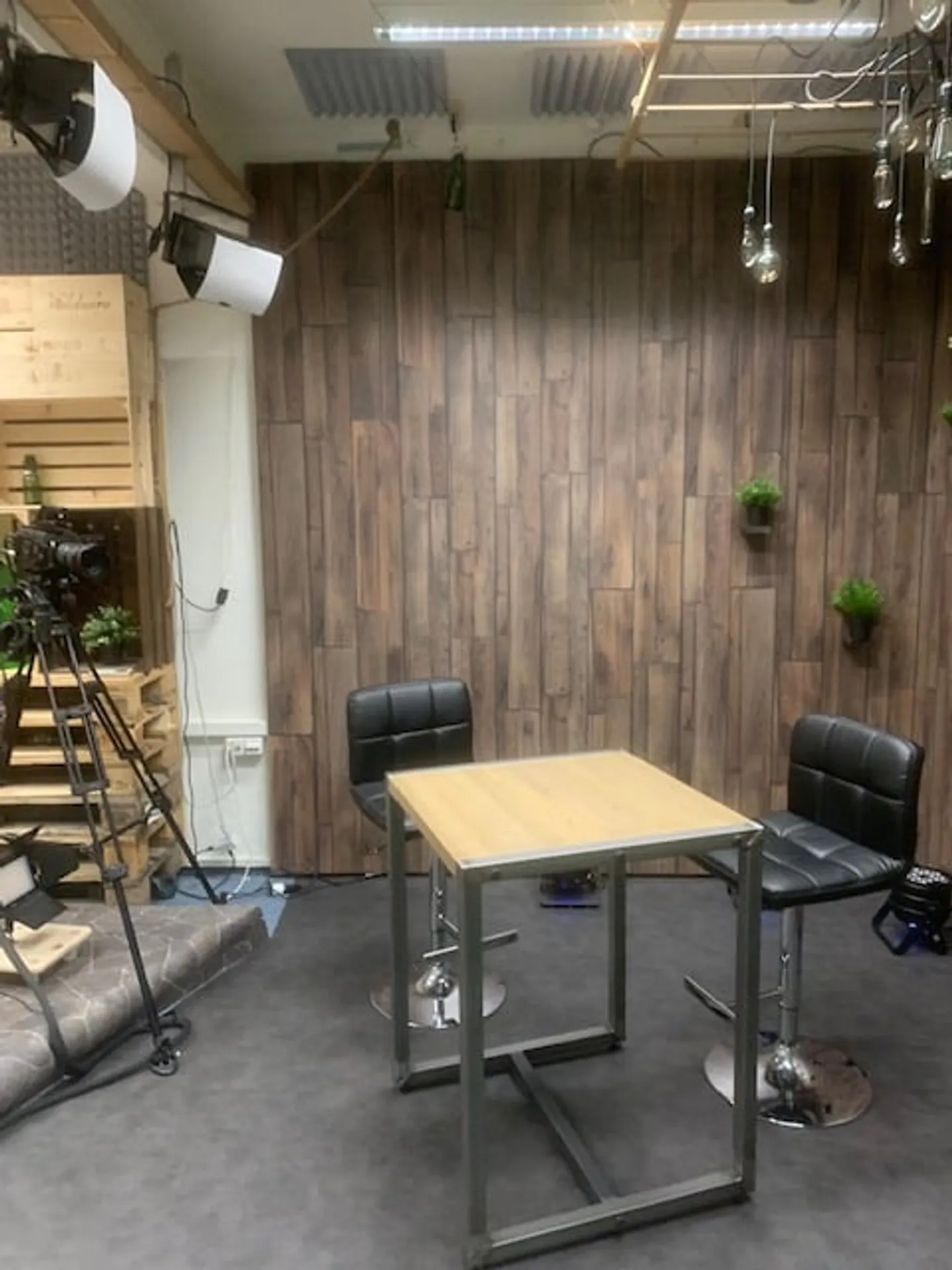 Bâtiment de bureaux polyvalent à louer à Soodring Adliswil - Photo 2 sur 11