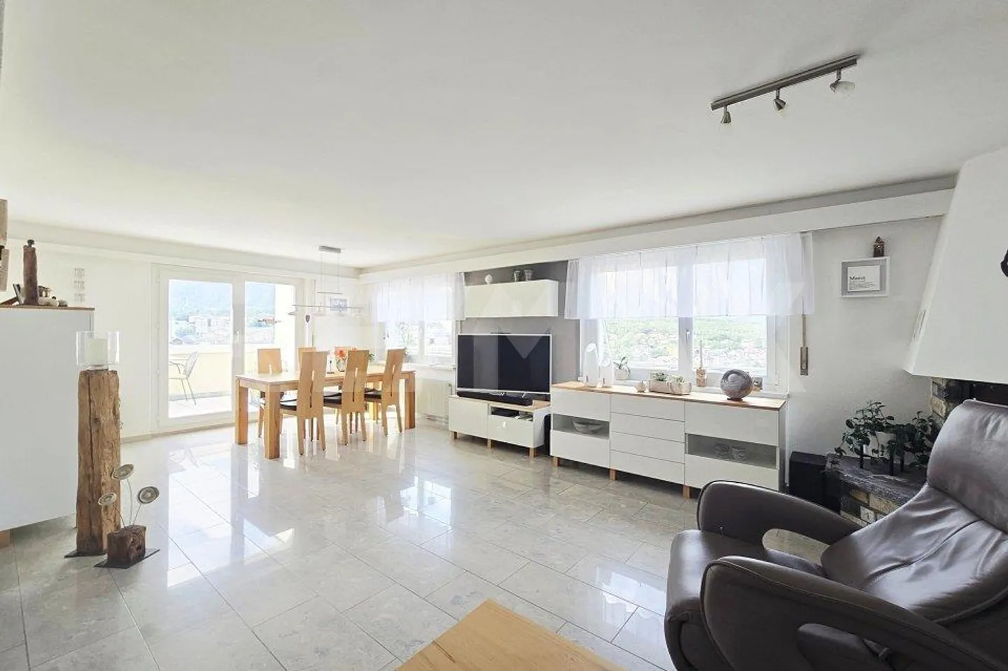 Mehrfamilienhaus mit Traumhaftem Blick - Foto 4 von 13