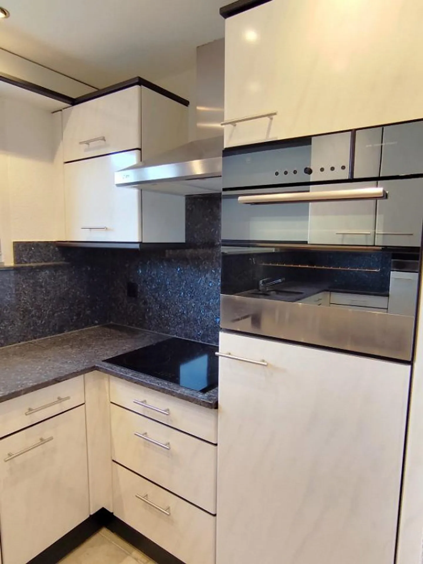 Charmante Attikawohnung mit Aussicht - Foto 6 von 14