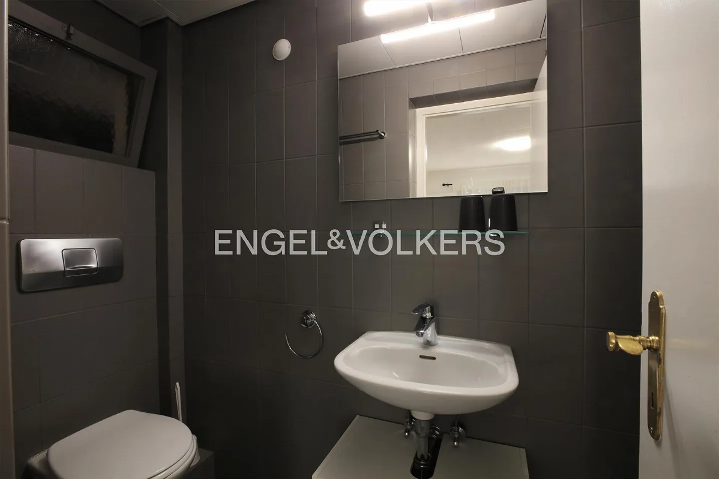 Villa du Tessin dans le style d'une maison de campagne avec 3 appartements et piscine (80) - Photo 11 sur 14