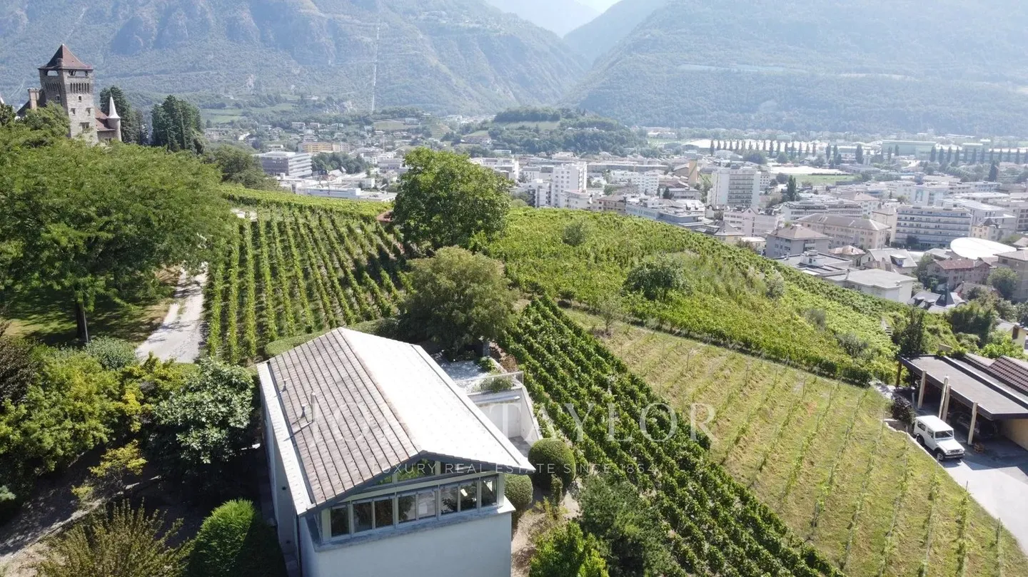 Wunderschöne Villa in Sierre - Foto 2 von 11