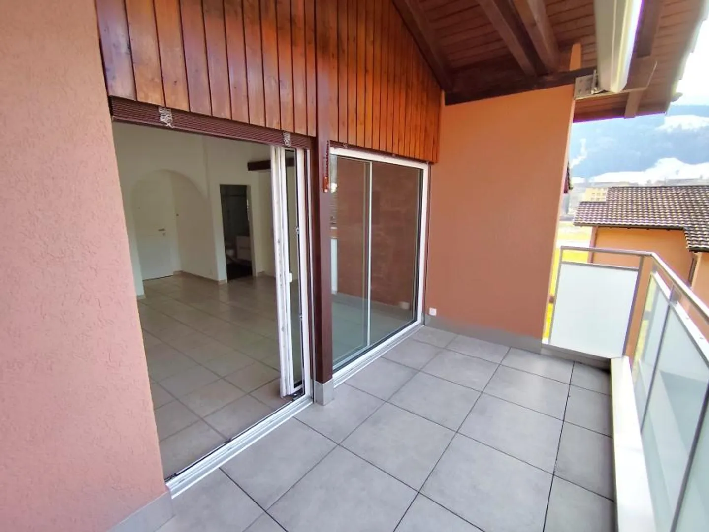 Charmante Attikawohnung mit Aussicht - Foto 10 von 14