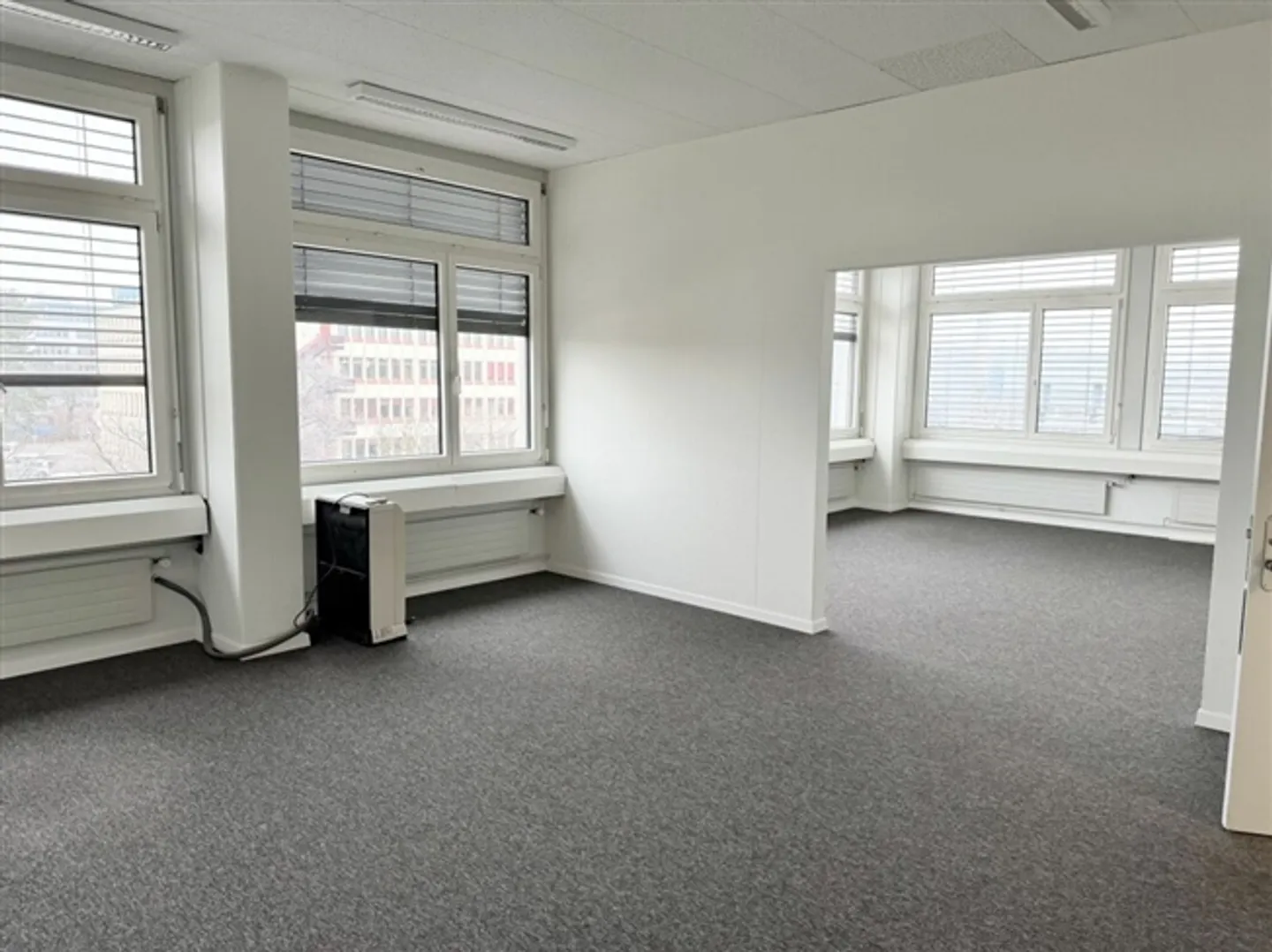 Helles, klimatisiertes Büro - Foto 1 von 5