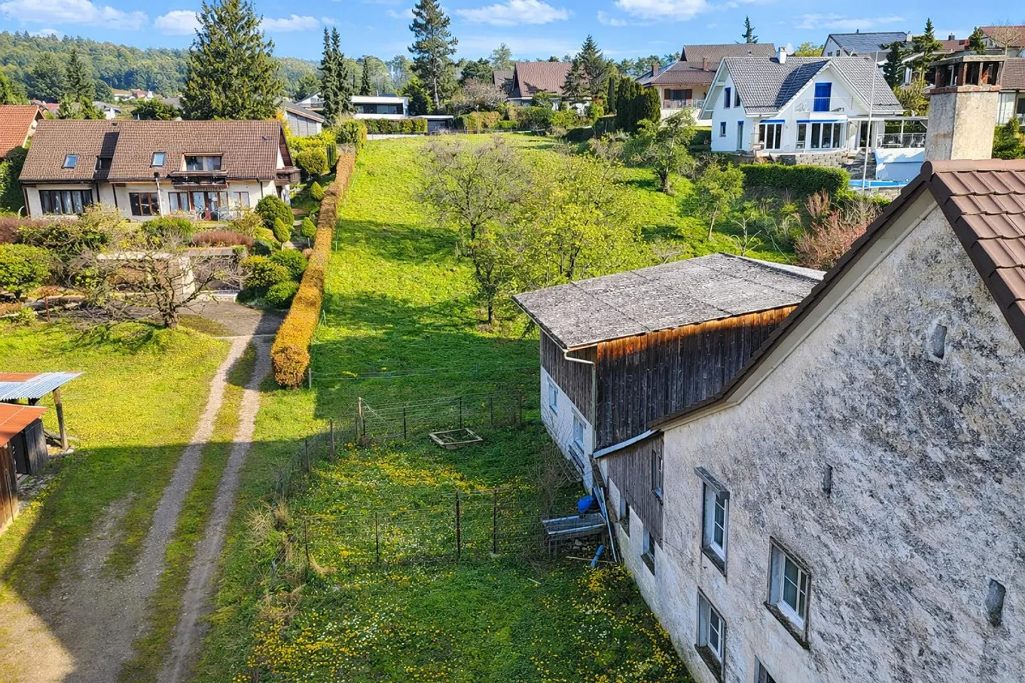 2'972 m² building plot with farmhouse - Photo 4 of 12
