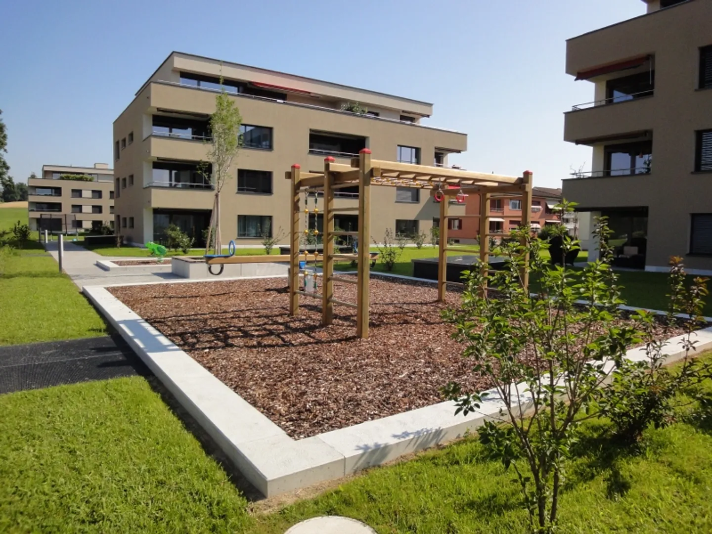 Oasis de vie de 3,5 pièces avec espace de jardin - Photo 6 sur 8