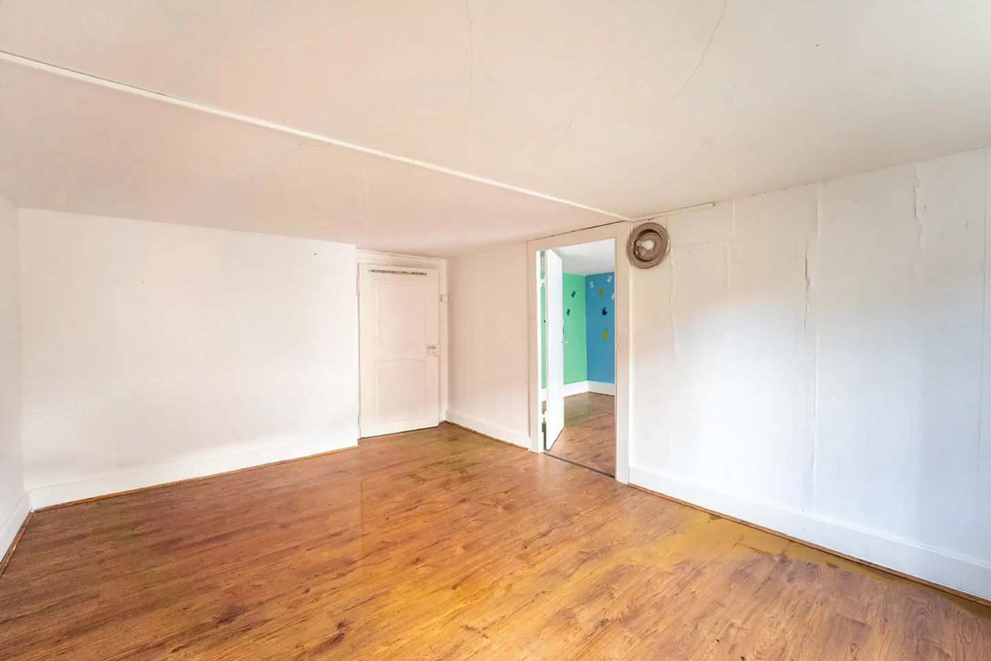 2'972 m² building plot with farmhouse - Photo 8 of 12