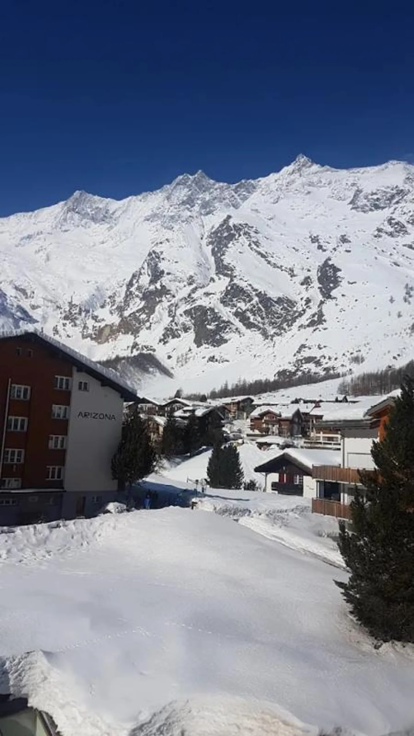 Emplacement - Emplacement - Emplacement! Très spacieux appartement de 3,5 pièces près de l'Alpin Exp... - Photo 4 sur 23