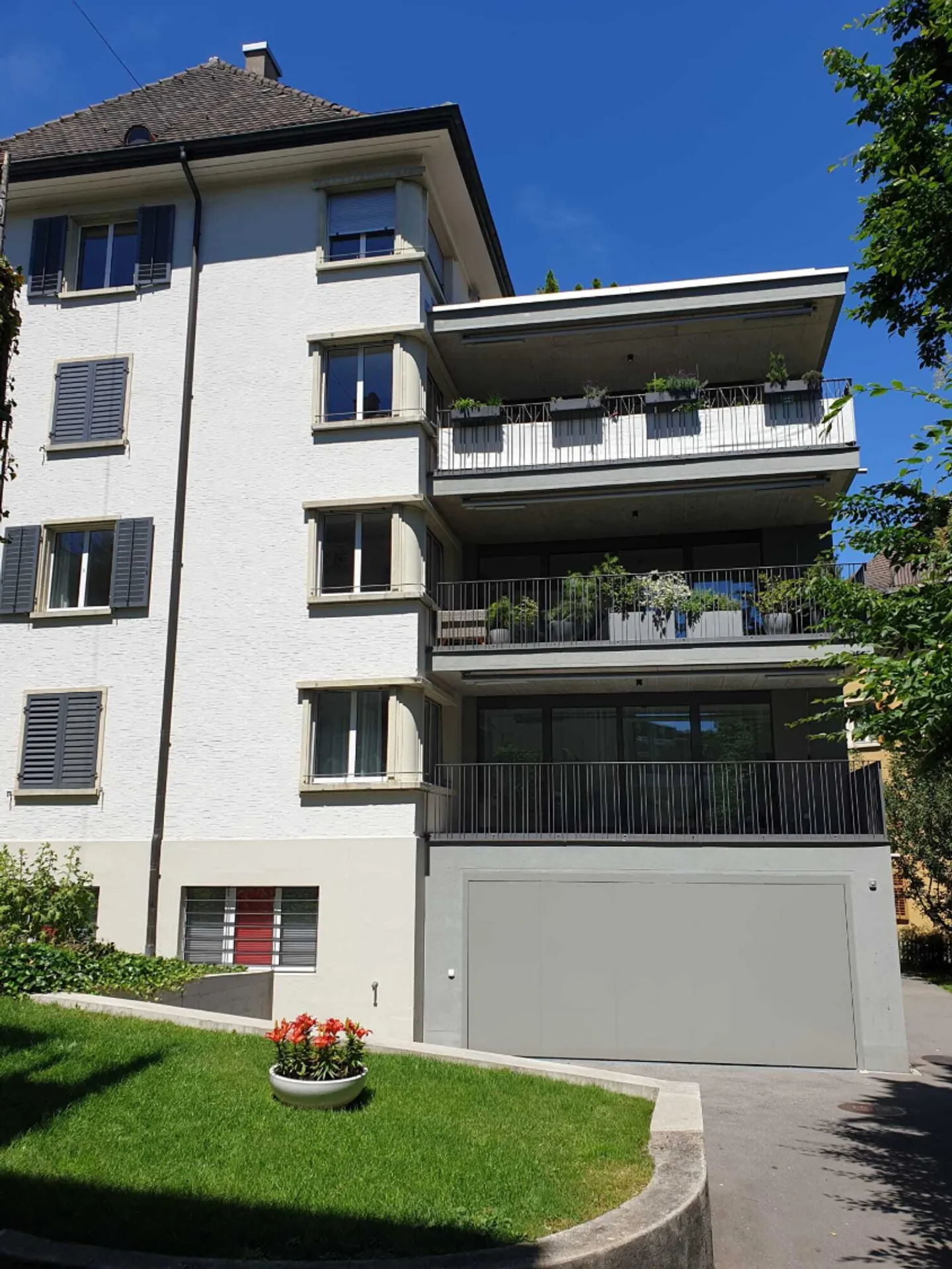 Charming Swiss Chalet Retreat - Photo 2 of 11