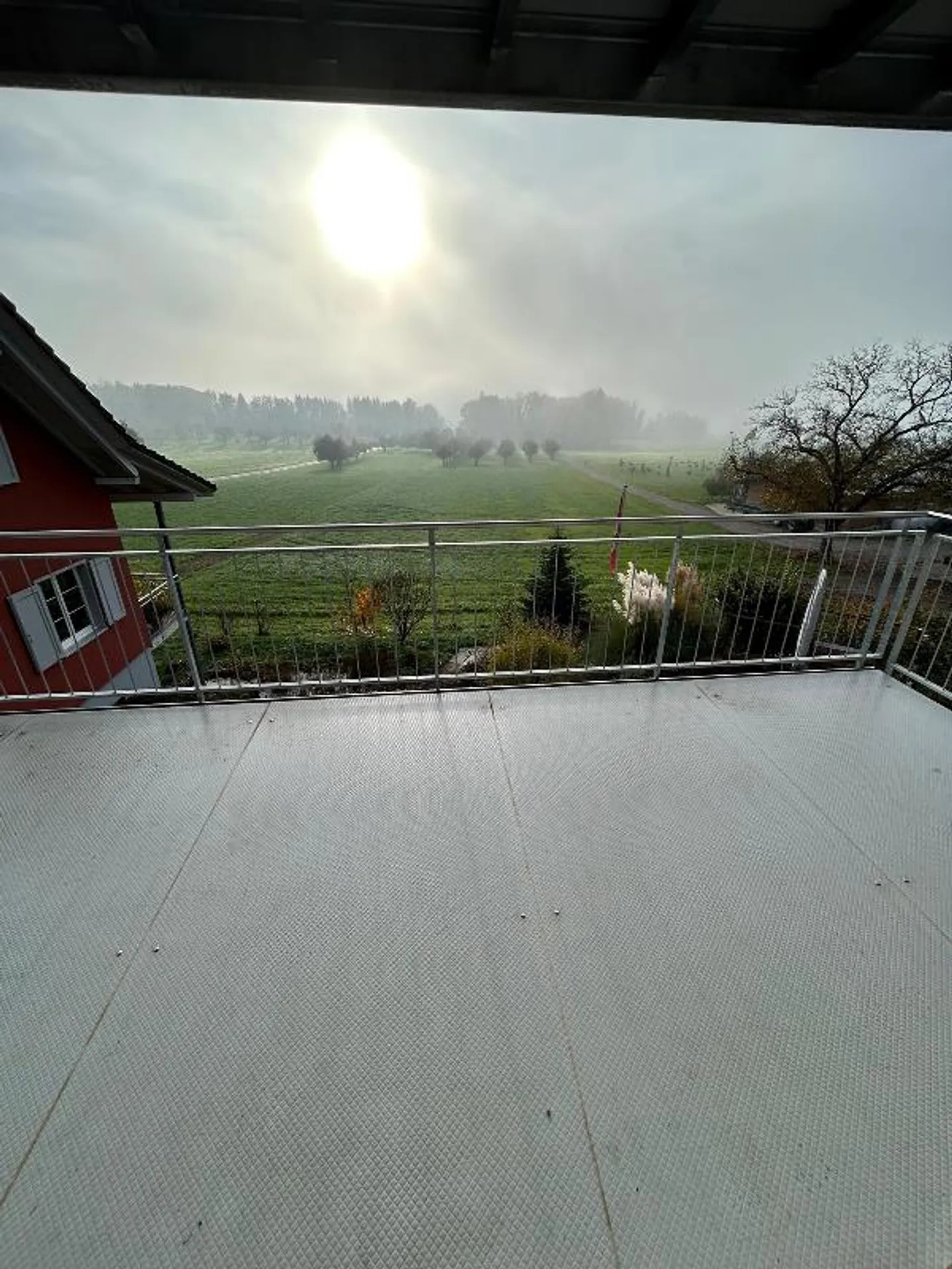 Appartement moderne de 3,5 pièces dans le nouveau bâtiment à Kümmertshausen - Photo 1 sur 5