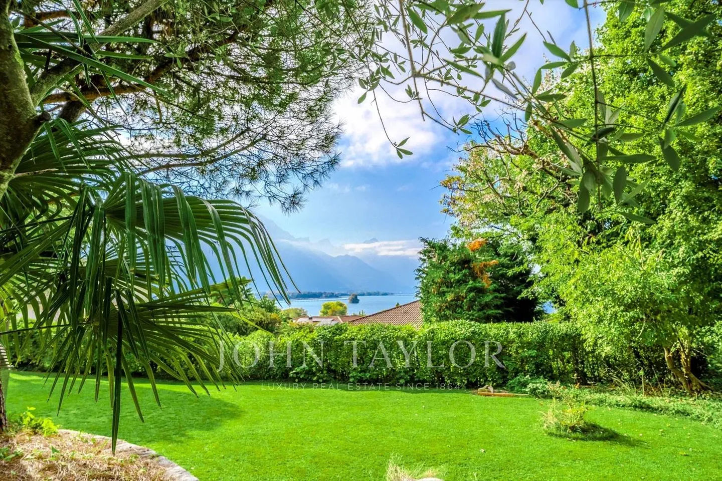 Prächtige freistehende Villa in Villeneuve - Foto 3 von 13