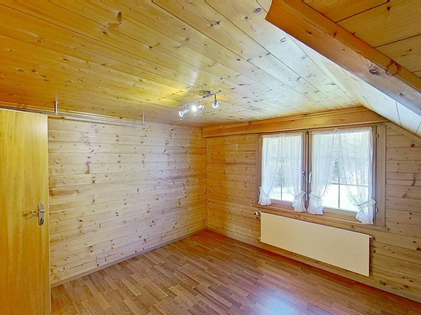 Charming 3.5-room apartment in sunny location with a view - Photo 10 of 12