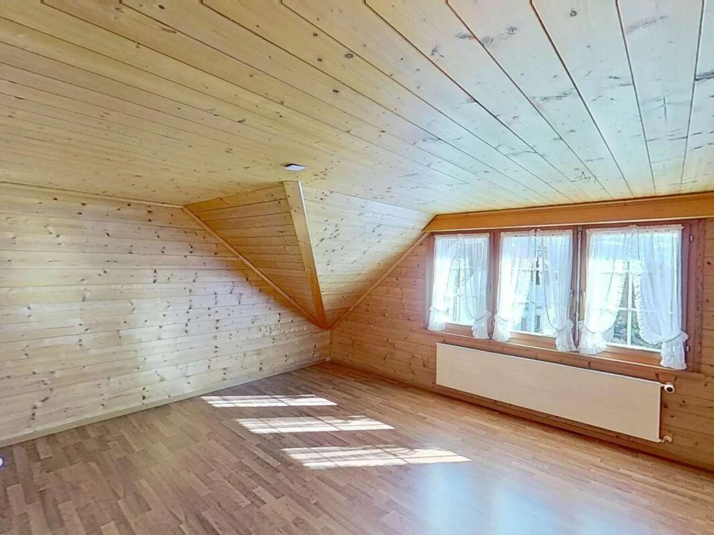 Charming 3.5-room apartment in sunny location with a view - Photo 6 of 12