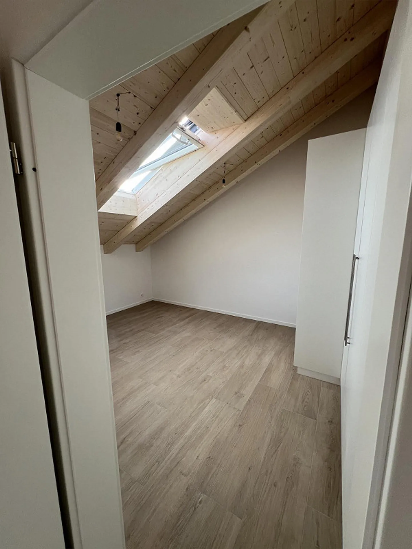 Première location ! Appartements en penthouse tout neufs au centre de Regensdorf - Photo 5 sur 9