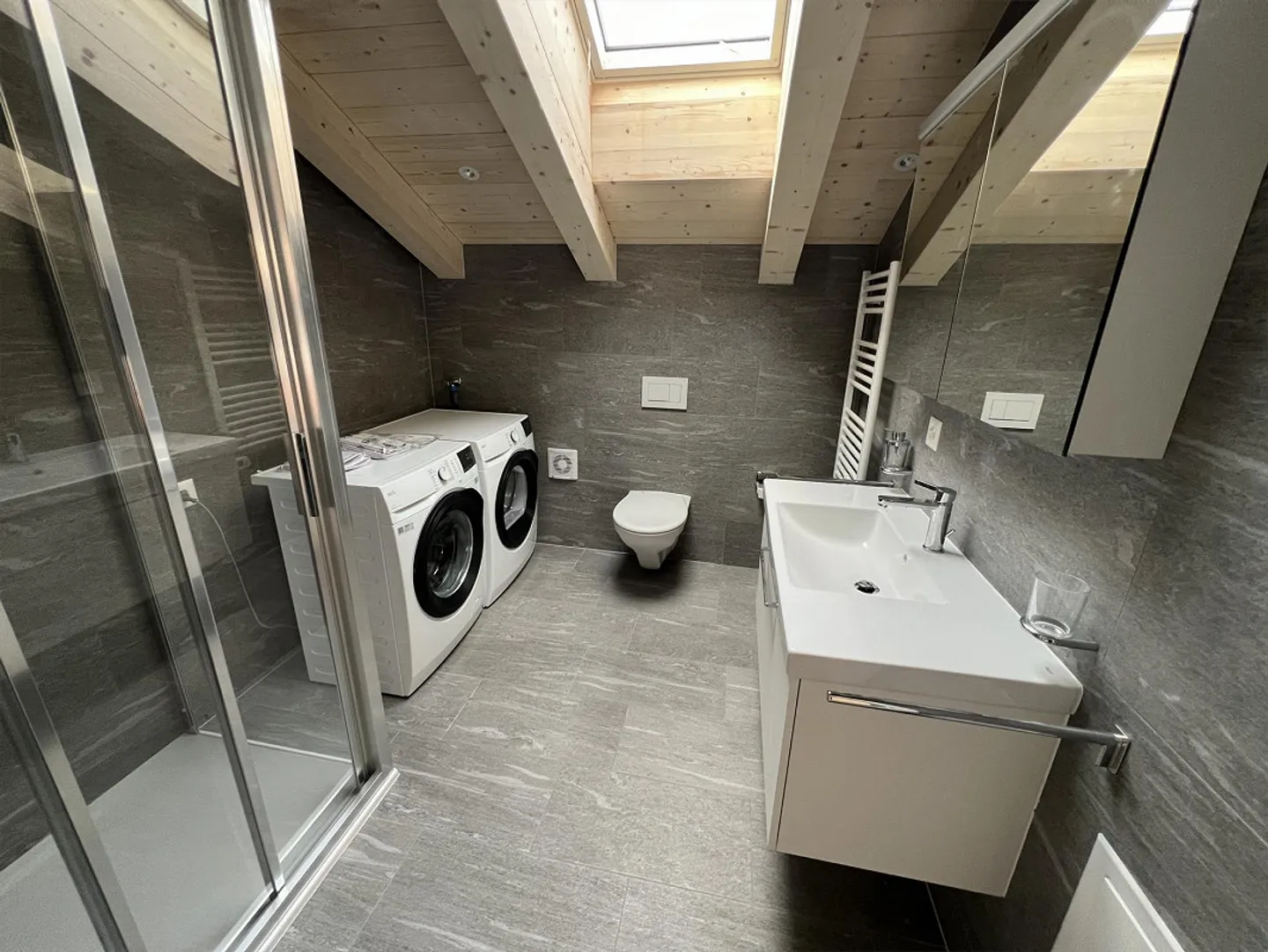 Première location ! Appartements en penthouse tout neufs au centre de Regensdorf - Photo 9 sur 9