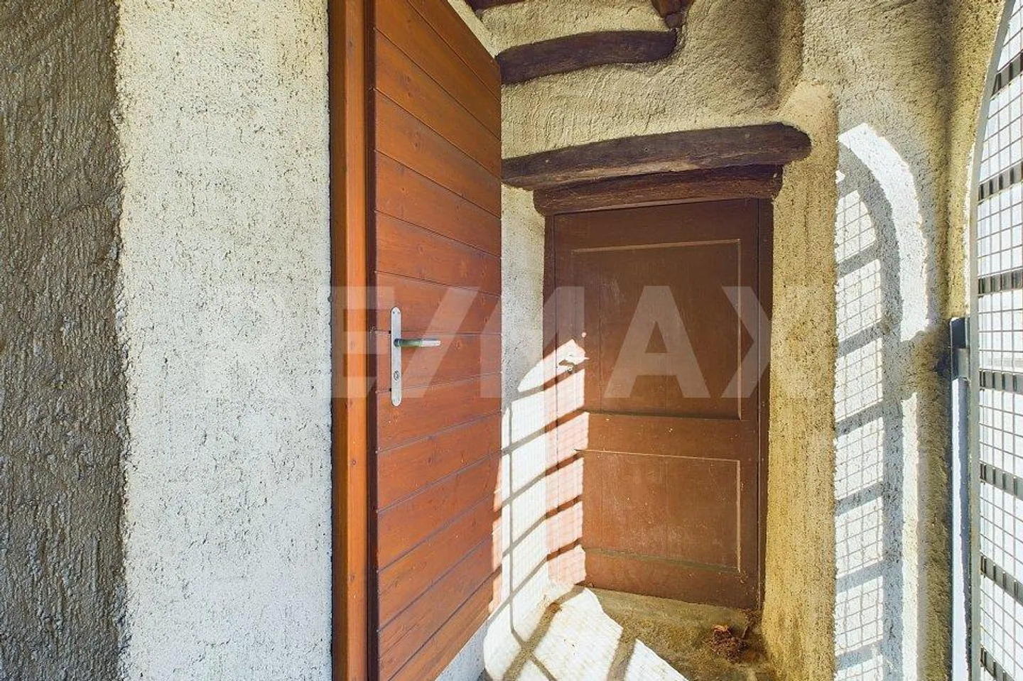 Edificio da ristrutturare con permesso di costruzione per 3-4 appartamenti - Foto 10 di 13