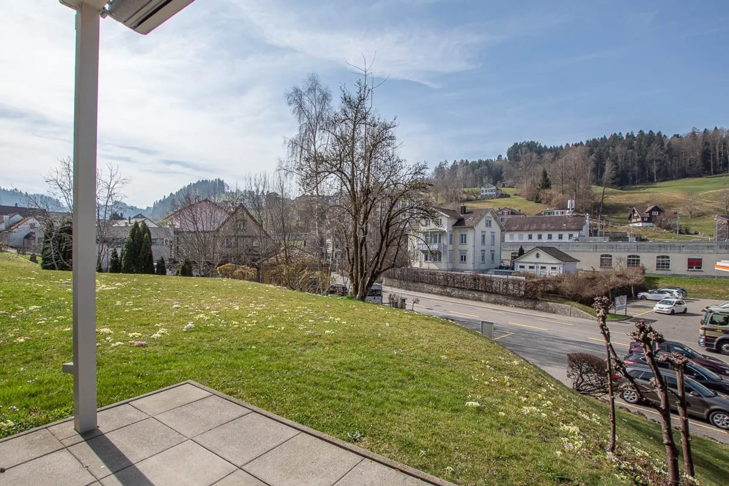 Beautiful 4-room apartment with garden seating area - Photo 5 of 5