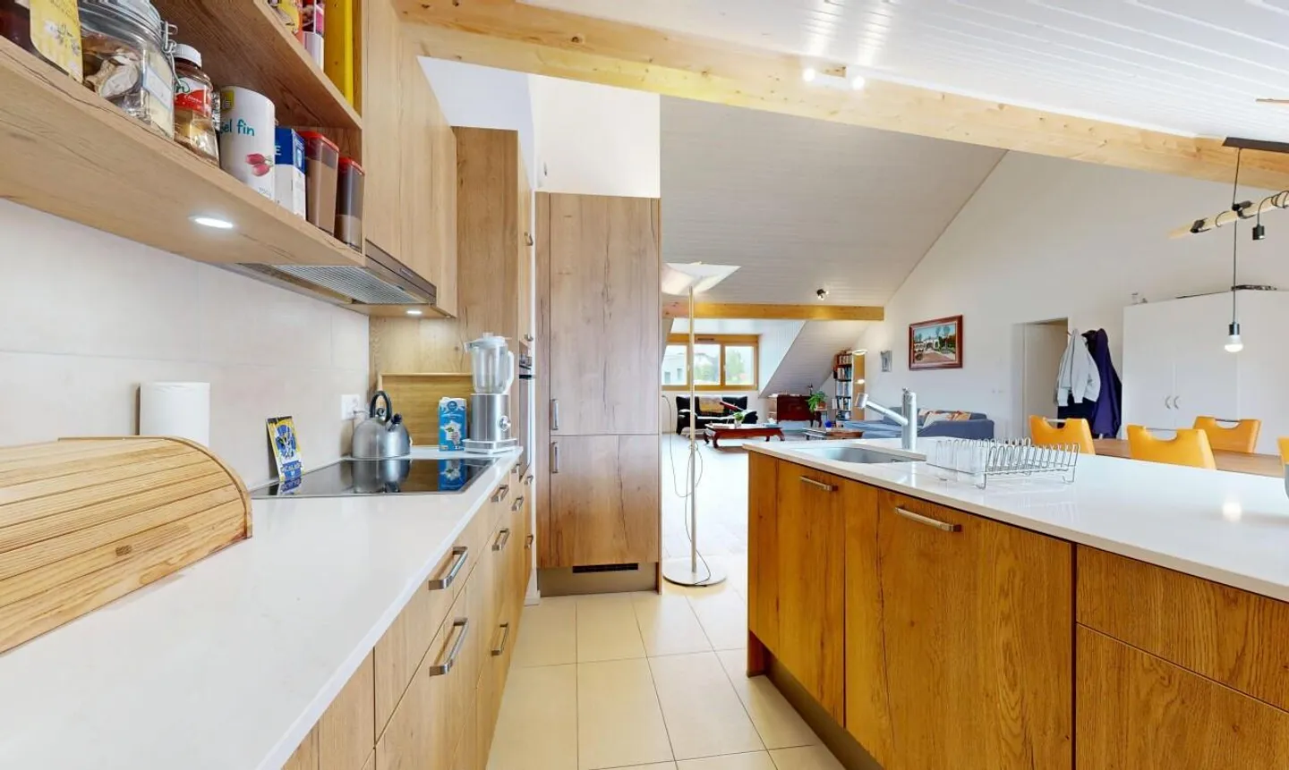 Helles Penthouse mit großzügigen Volumen - Foto 4 von 11