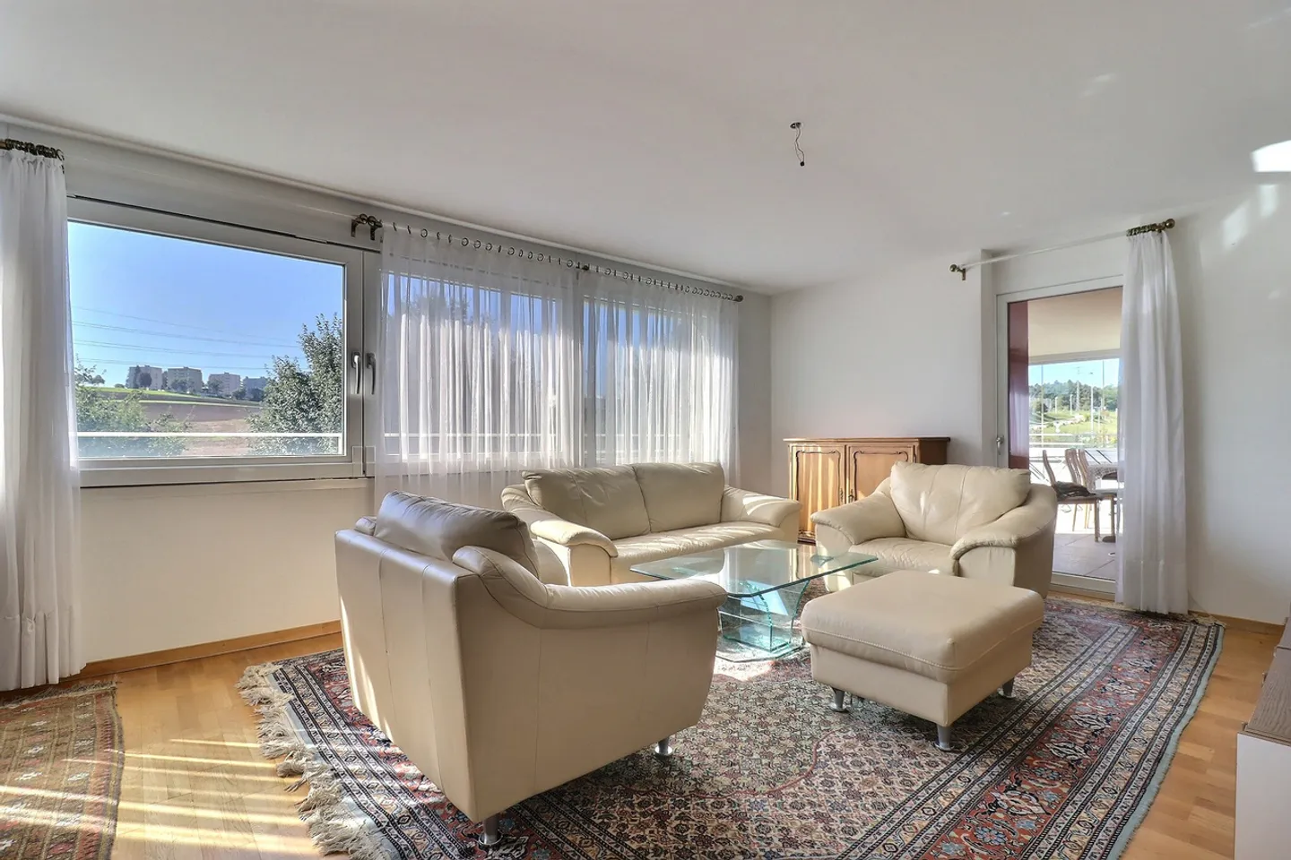 Apartment with 4.5 rooms on the top floor - Photo 1 of 10