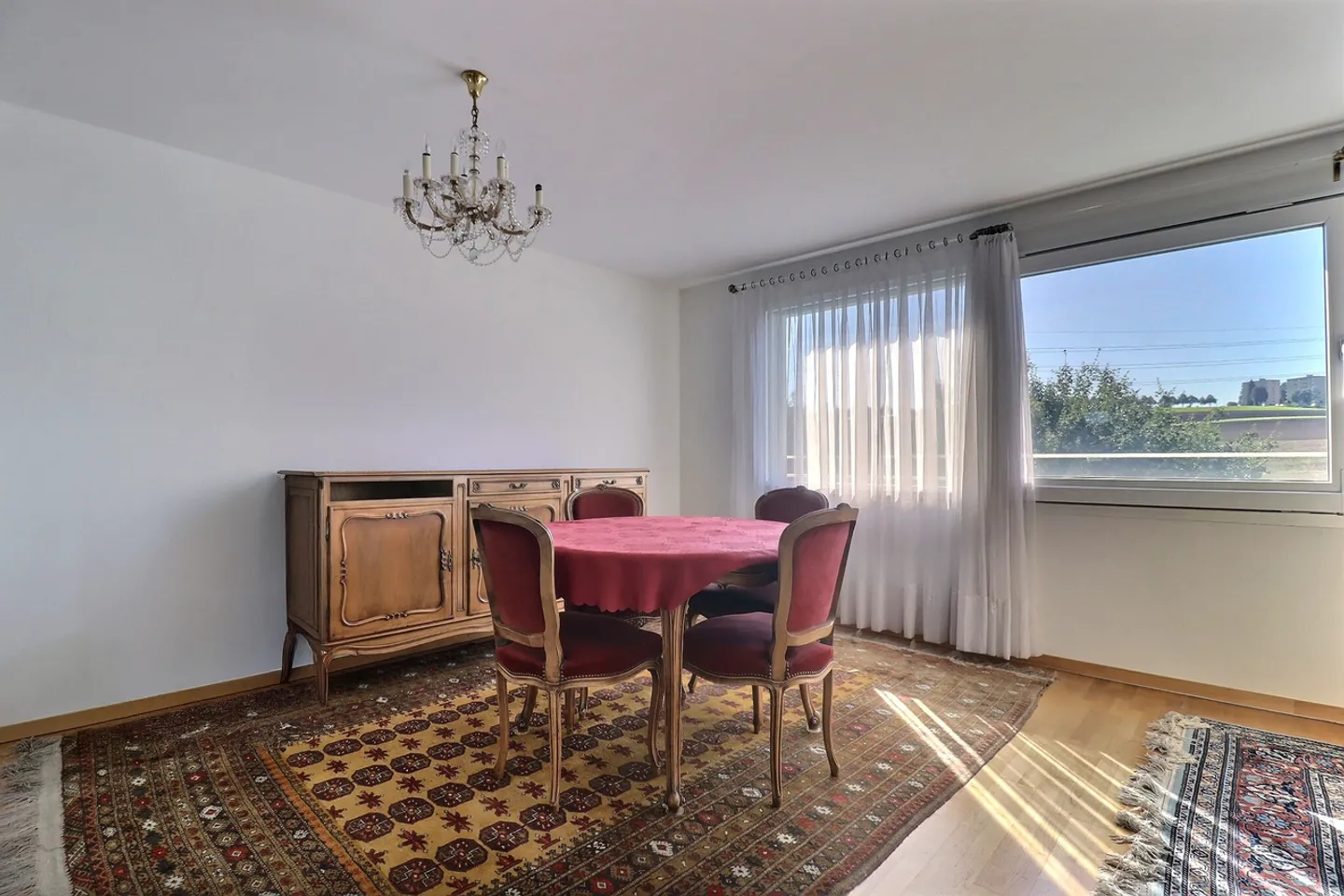 Apartment with 4.5 rooms on the top floor - Photo 2 of 10