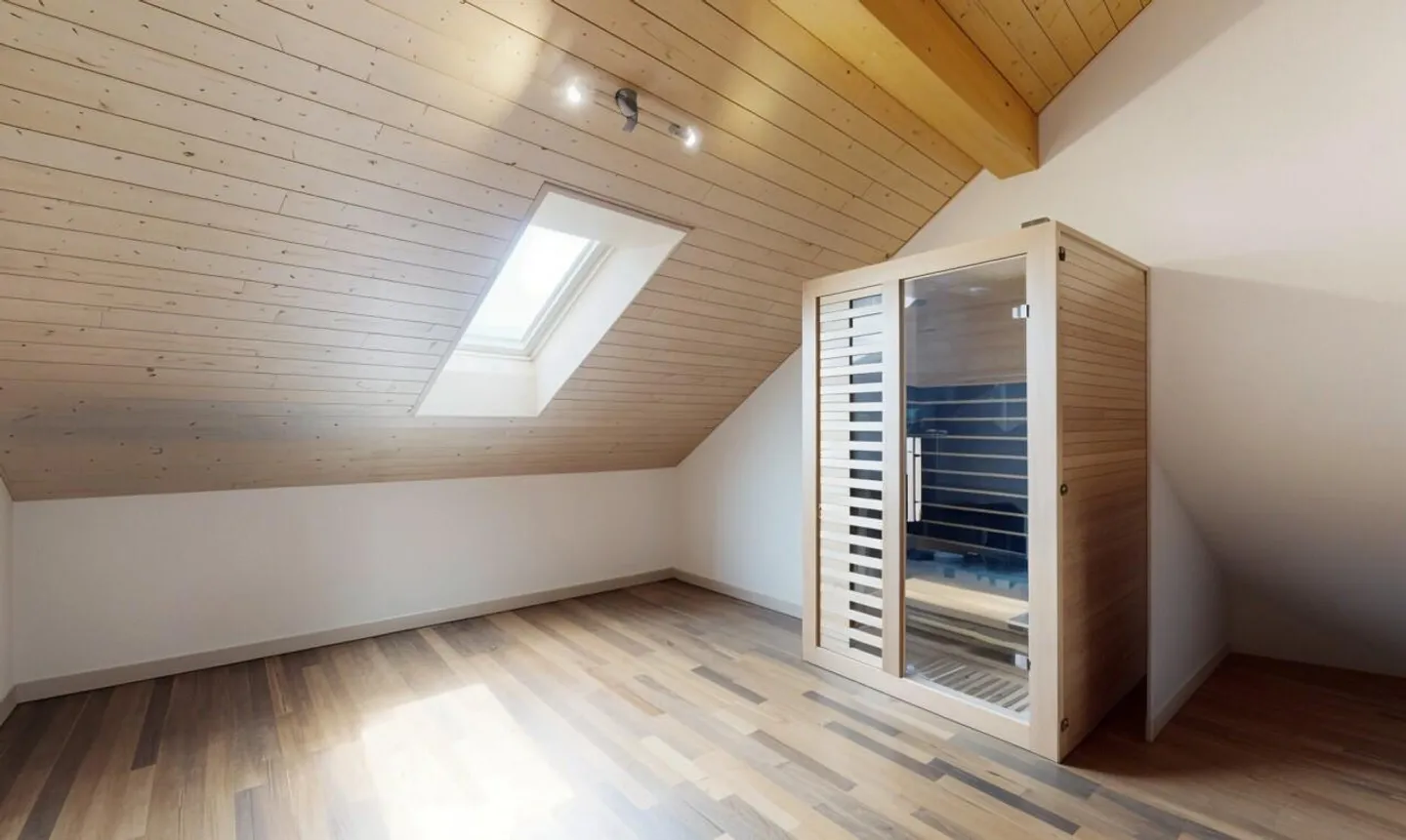 Helles Penthouse mit großzügigen Volumen - Foto 9 von 11